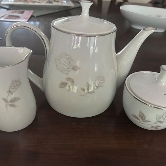 Noritake Rosay Serving Pieces - Picture 3 of 3